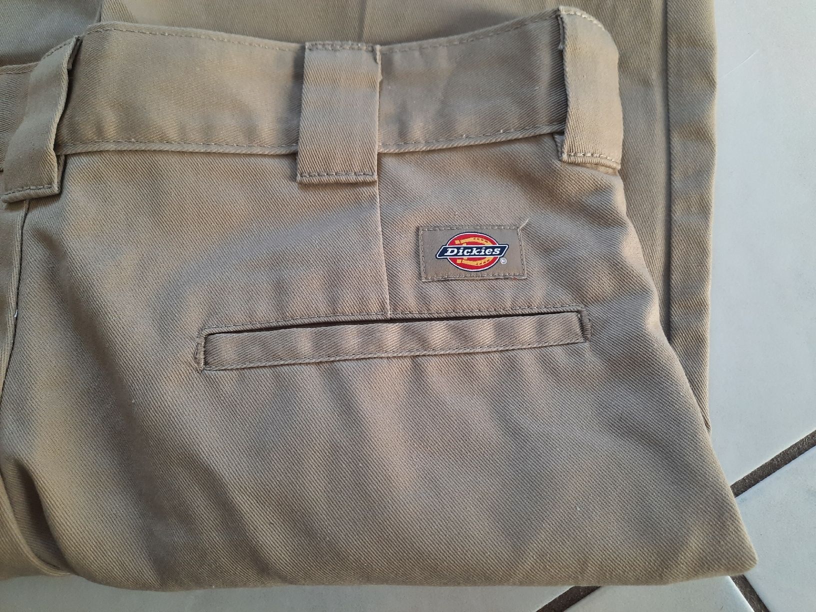 Dickies Pantaloni: PANTALON DICKIES. 32 / 32. NEUF – Usato da Le Locle venduto da marylise01