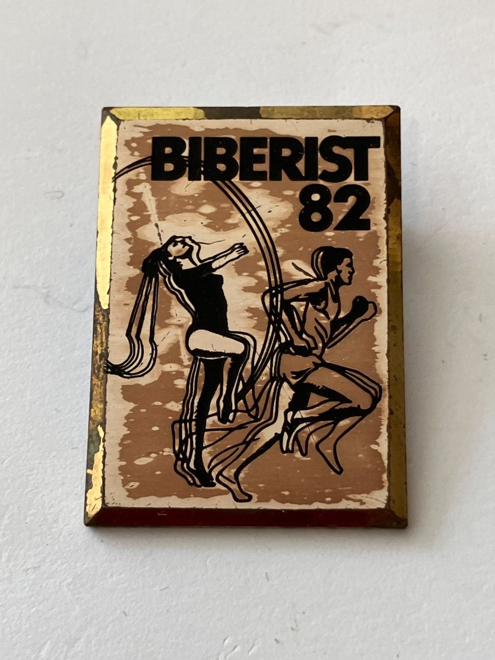 Placchette & Badge: 1 Anstecknadel Biberist 1982 – Usato da Basel venduto da djwwpp