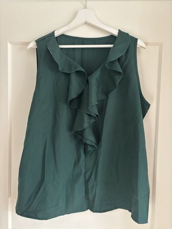 Damen Bluse ärmellos mit Rüschen dunkelgrün neuwertig