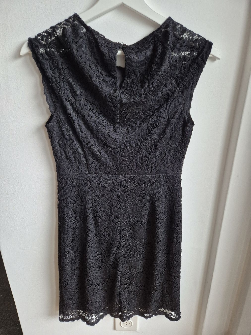 Only Kleider: Schickes ONLY Kleid mit Spitzen, Grösse 34 – Neu (gemäss Beschreibung) aus Unterägeri von Idecurtins 2