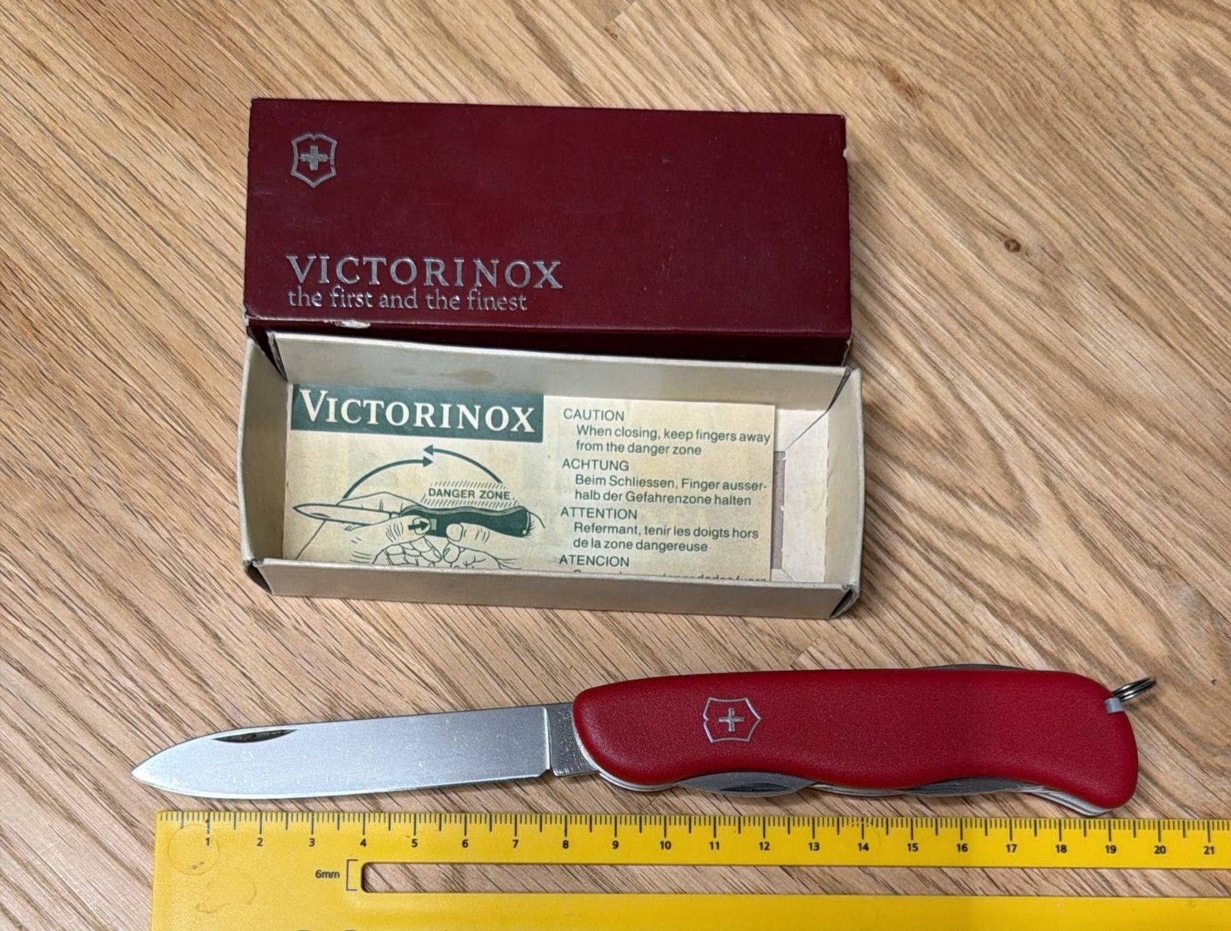 Victorinox Couteaux de poche: VICTORINOX SACKMESSER MIT ETUI – Neuf avec emballage d'origine à Zürich par Frei-Occasionen 7
