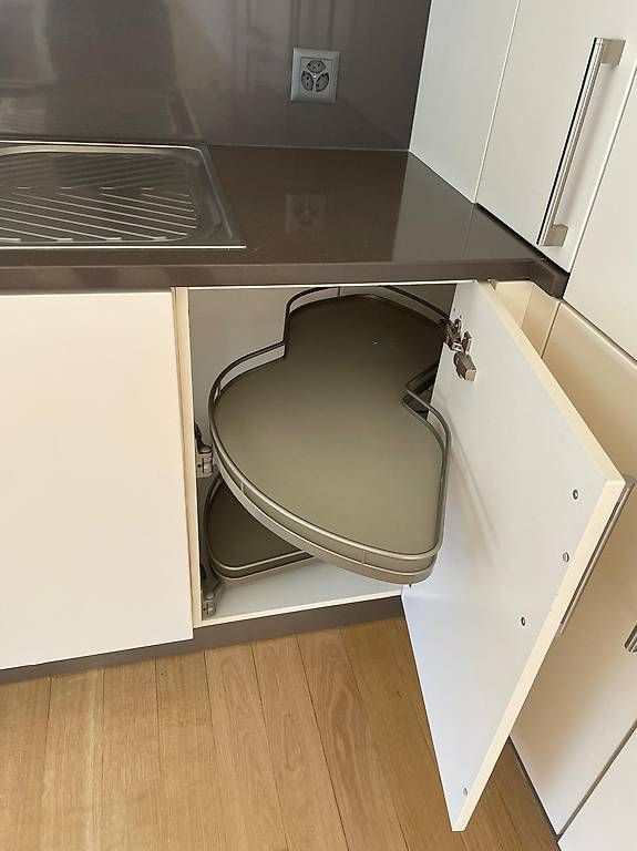 Cucine complete: Cuisine complète avec îlot central blanc état neuf – Usato da Genève venduto da EmmanuelD 5