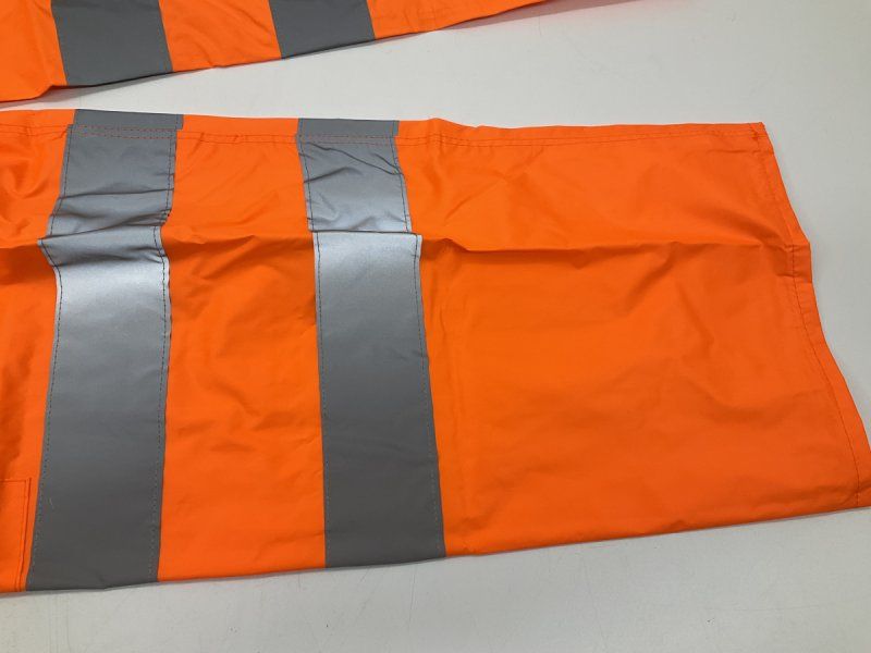 Pantaloni: Regenhose Gr. L oder M – Nuovo e nell'imballaggio originale da Kehrsatz venduto da lar_fsw9 1