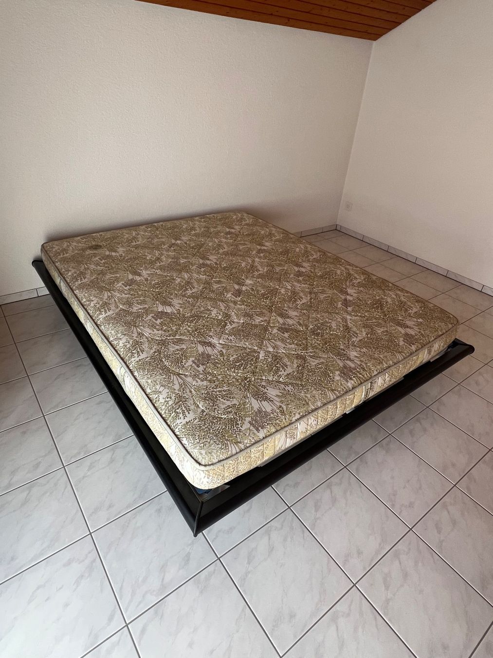 Betten: Bett 160 x 200 – Gebraucht aus Düdingen von Sonw76