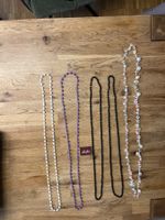 5 lange Kugelketten lila, weiss, schwarz, Muscheln
