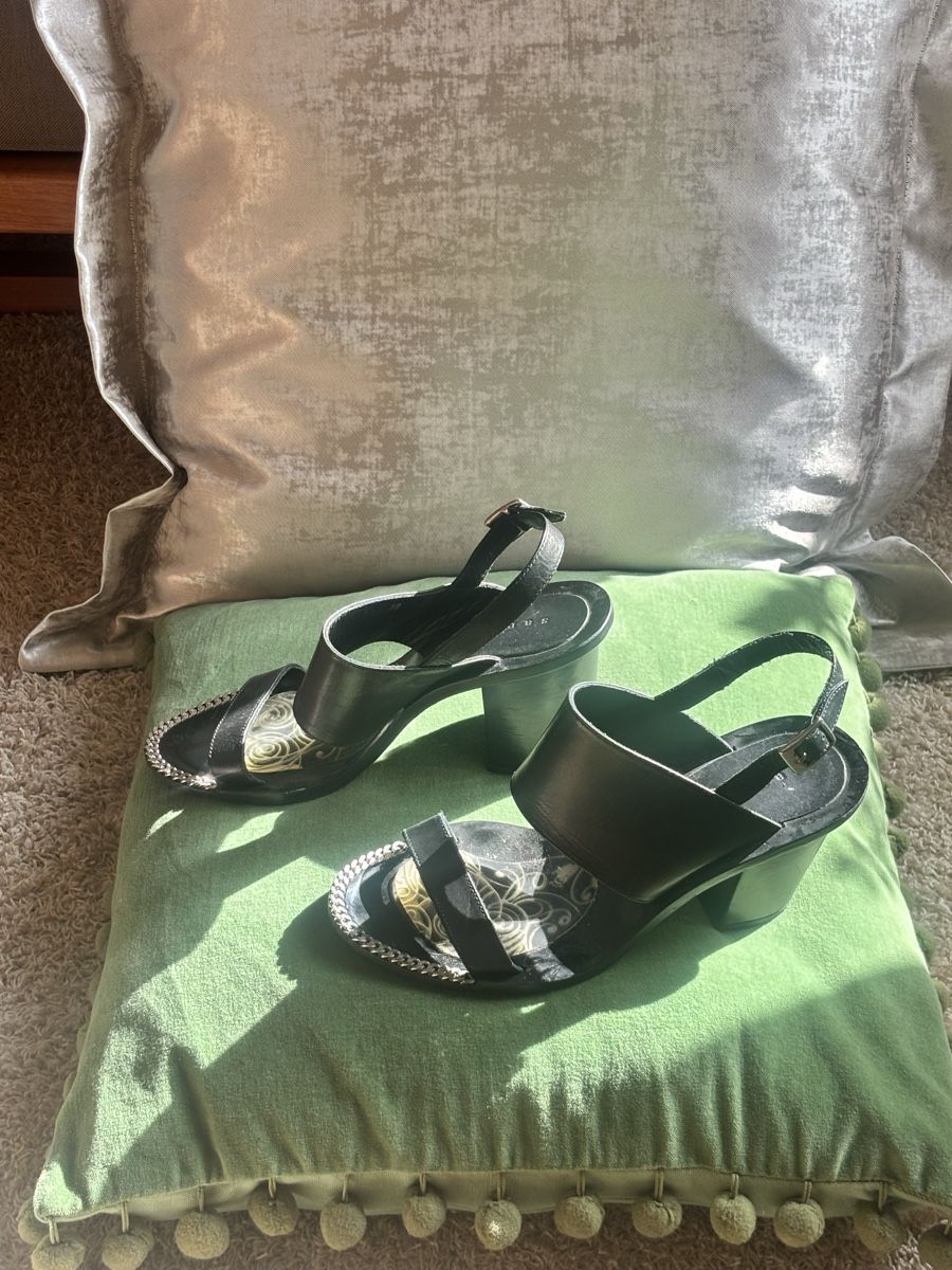 Damenschuhe: Sandalen – Neu (gemäss Beschreibung) aus Zürich von cor_h97c 1