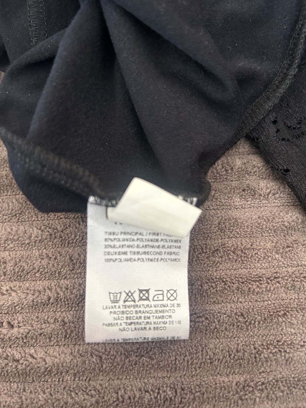 Robes: Maloka robe noire – D'occasion à Val-d'Illiez par Dombou 4