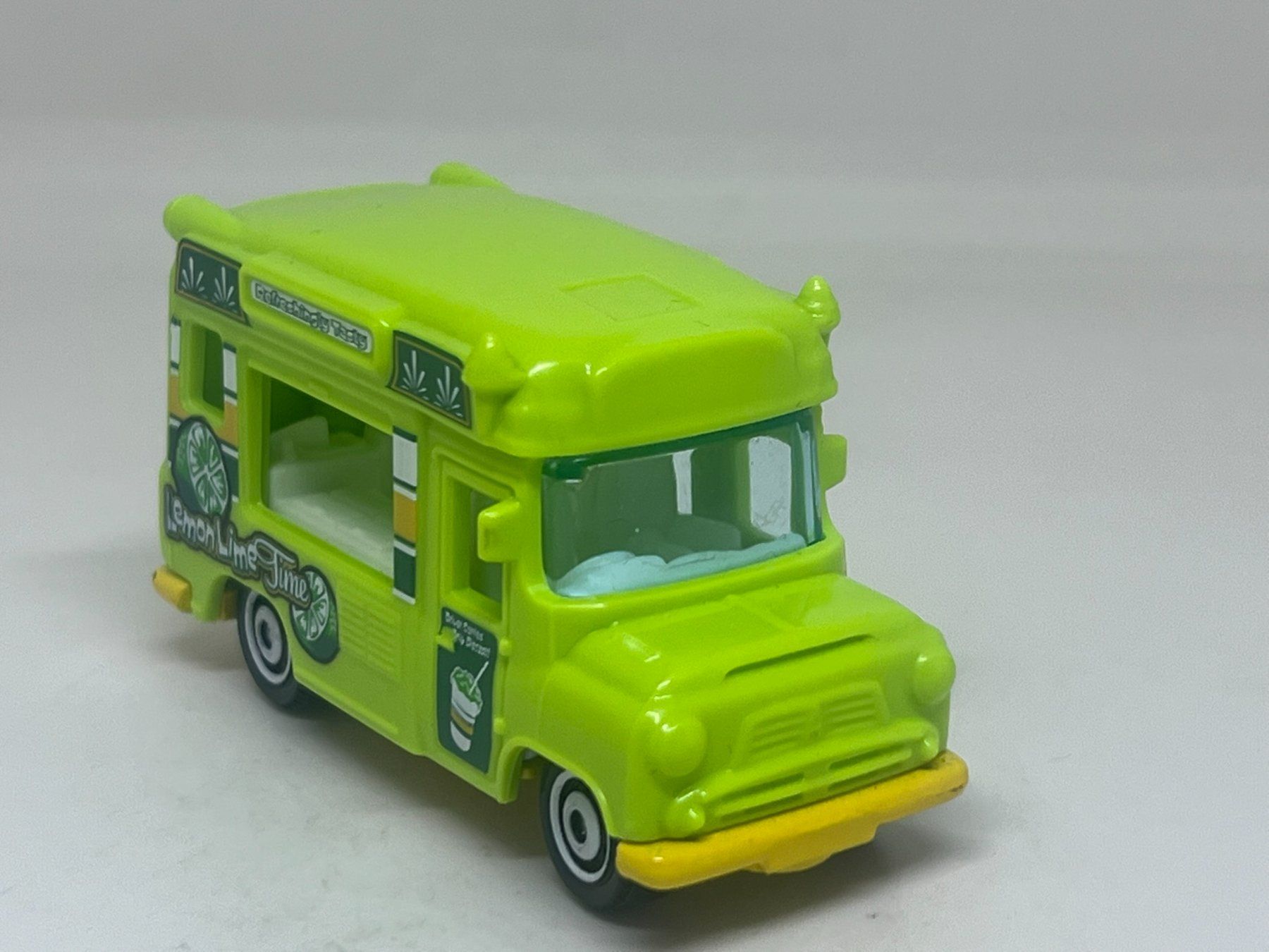 Matchbox Modellini d'auto: Matchbox Ice Cream Van #373 – Usato da Wildegg venduto da LaaBoutique