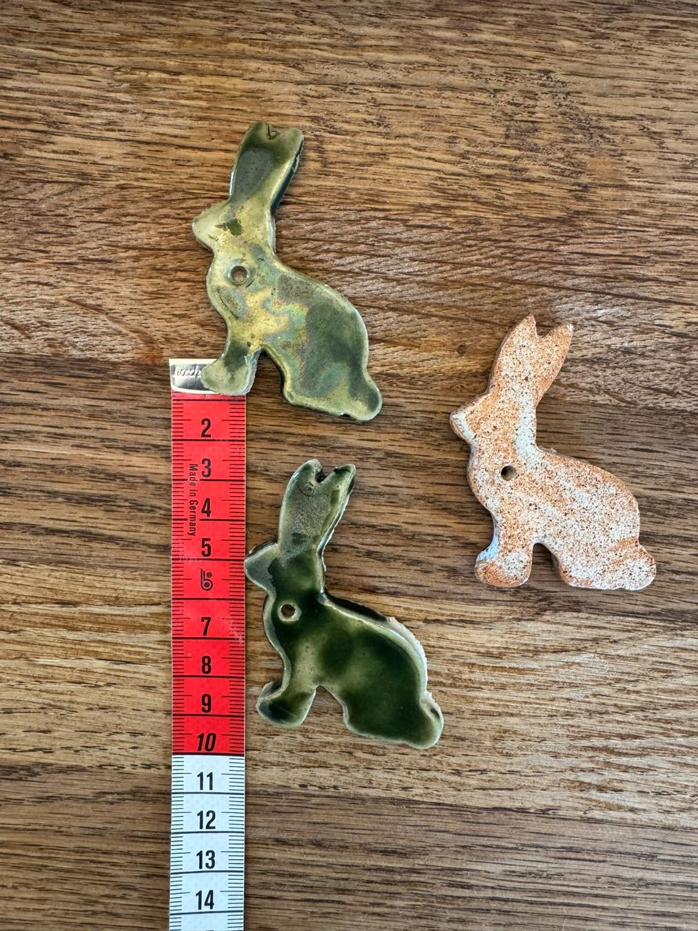Tutte le decorazioni: 3 Hasenanhänger aus Keramik – Usato da Esslingen venduto da DrBootje 1