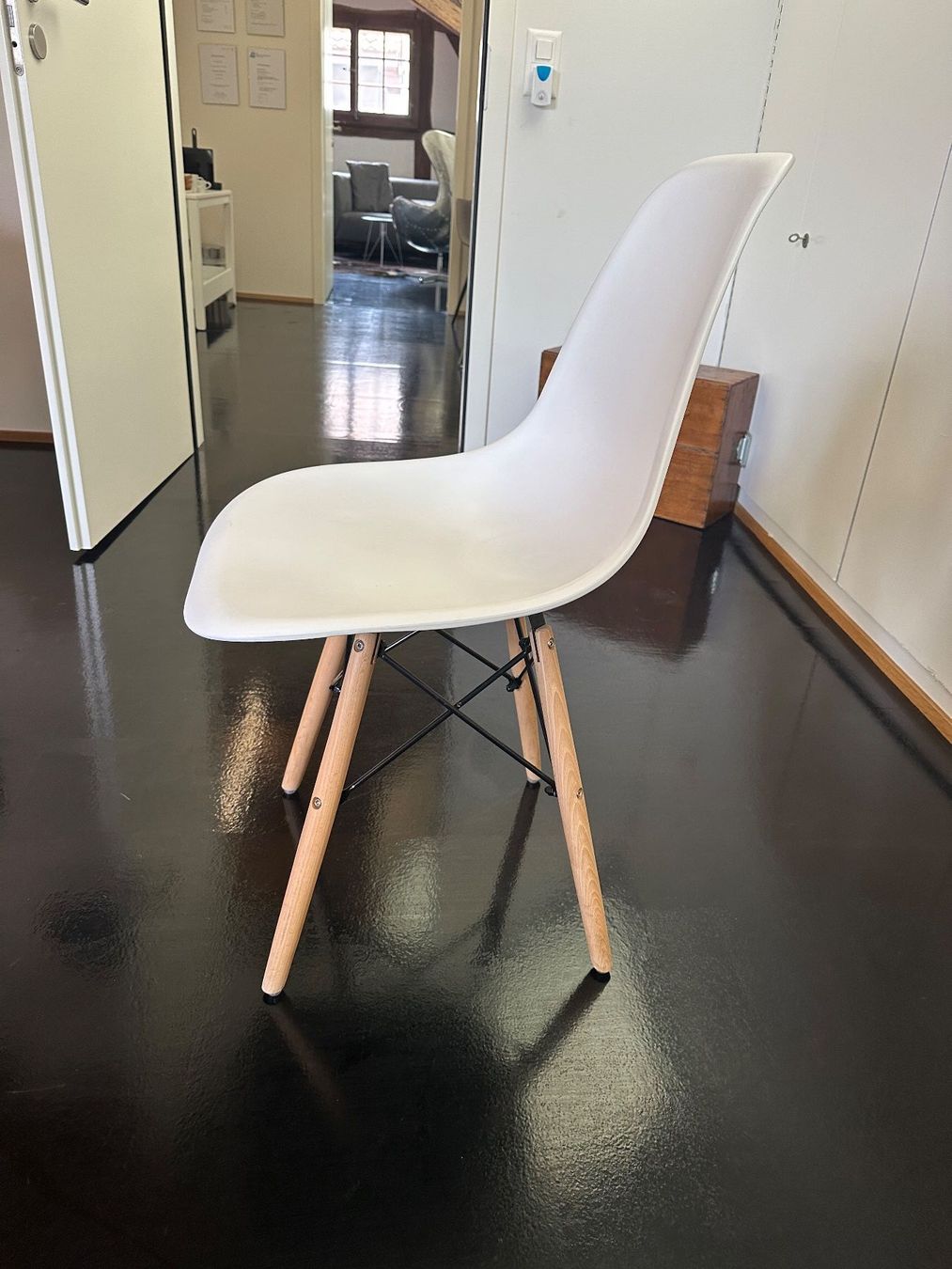Eames Sedie: Eames Plastic Side Chair Replica – Usato da Erlinsbach venduto da Srocky