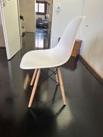 Eames Plastic Side Chair Replica