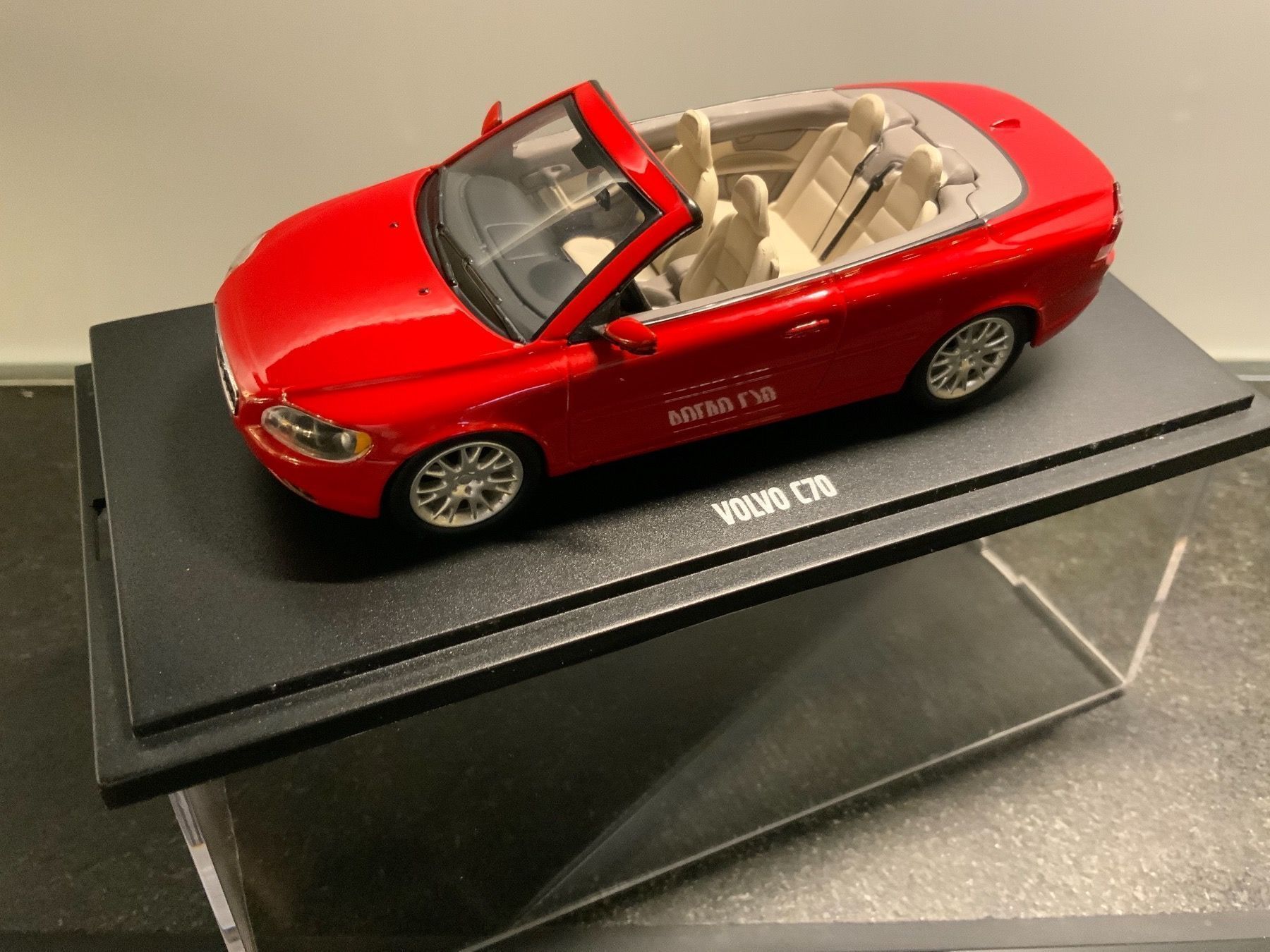 Volvo Modellini d'auto: VOLVO C70 im Massstab 1:43 – Nuovo e nell'imballaggio originale da Erlenbach im Simmental venduto da Model_box 4