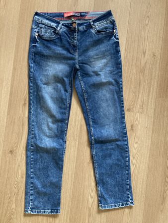 Damen Jeans Denim Love blau Gr.29/32 neuwertig 