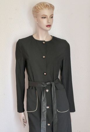 Schwarzes Baumwoll Mantelkleid mit Ledergürtel