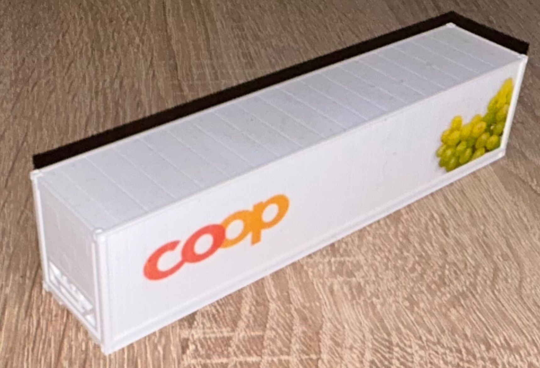 Roco Modellini di ferrovie: 1:87 Coop Kühlcontainer 45ft Trauben – Nuovo e nell'imballaggio originale da Belp venduto da AEMA-Modellbau 1