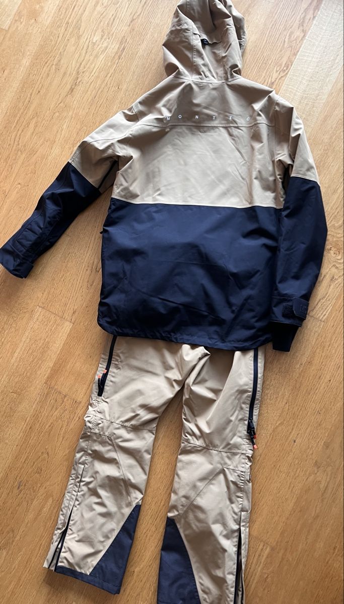 Montec Lots de vêtements: Combinaison de ski MONTEC – D'occasion à Eysins par Gigs 2