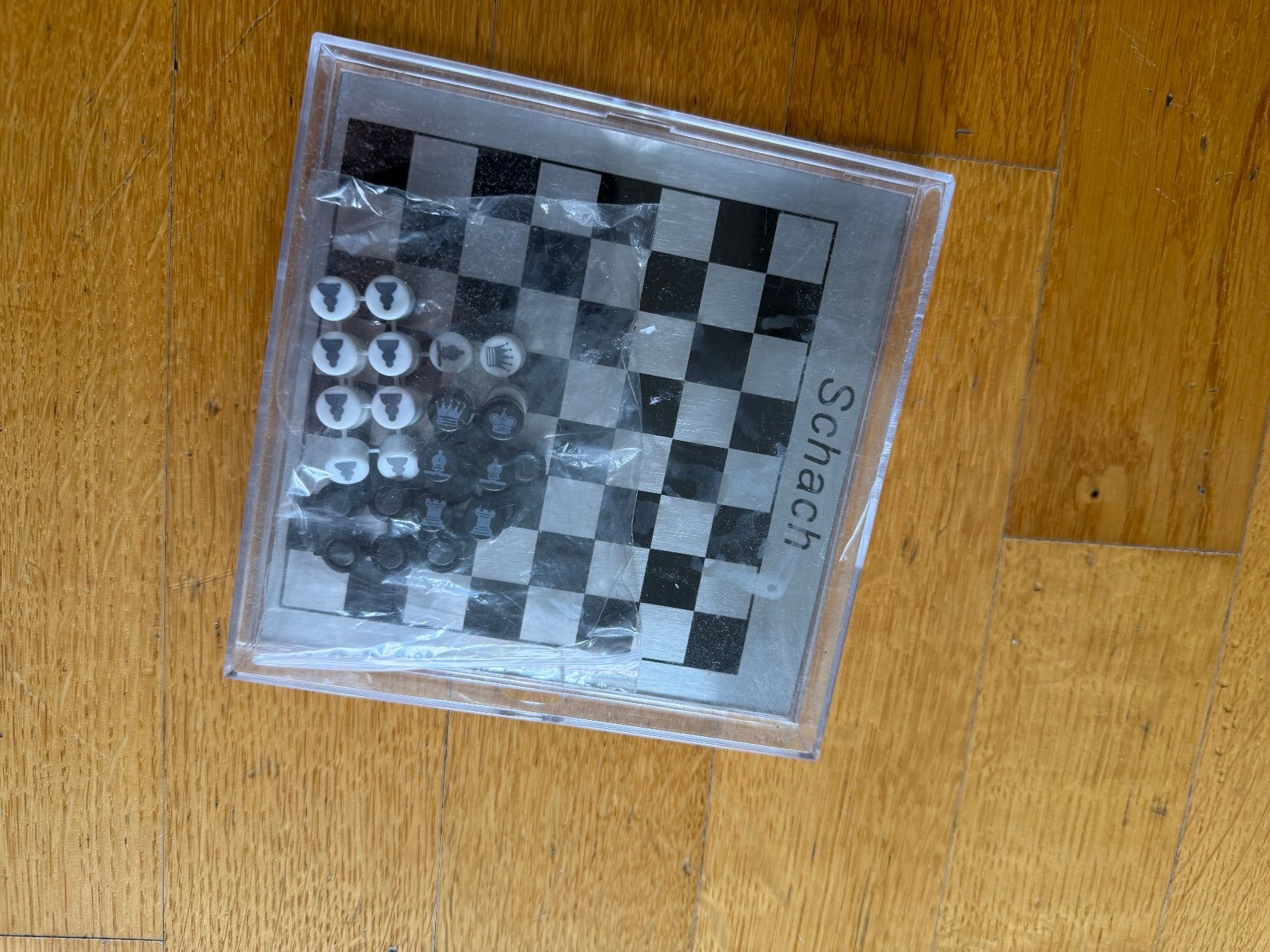 Giochi: 4x Schachbrett Spiele und Figuren – Usato da St.Gallen venduto da bubo2008 6