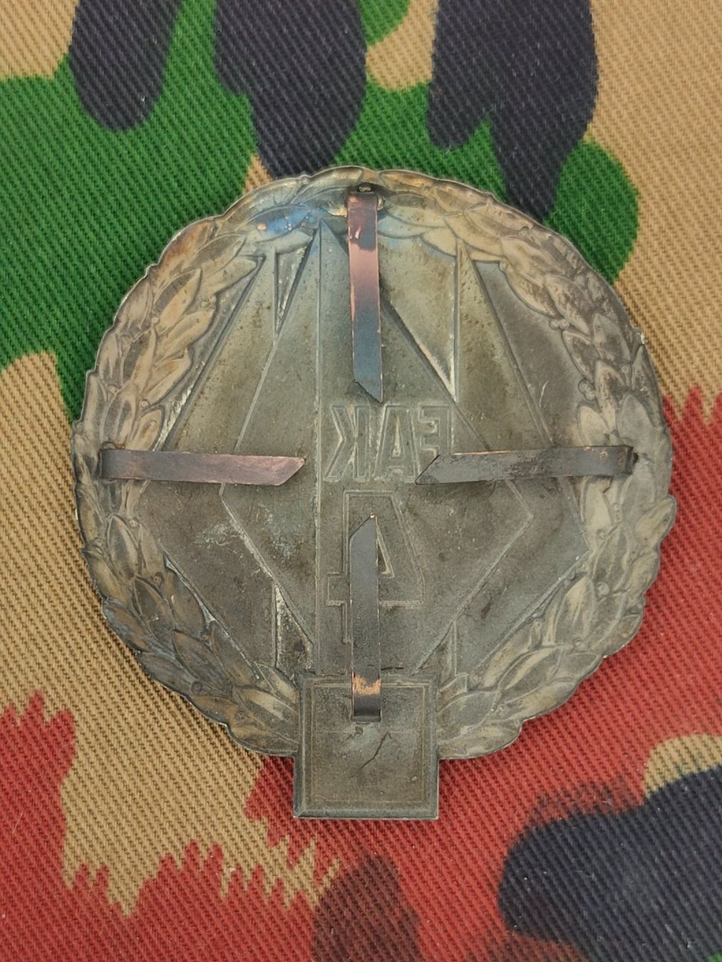 Placchette & Badge: Béretemblem Feldarmeekorps 4, Variante 2 – Usato da Bauma venduto da SwissMilitaria 1