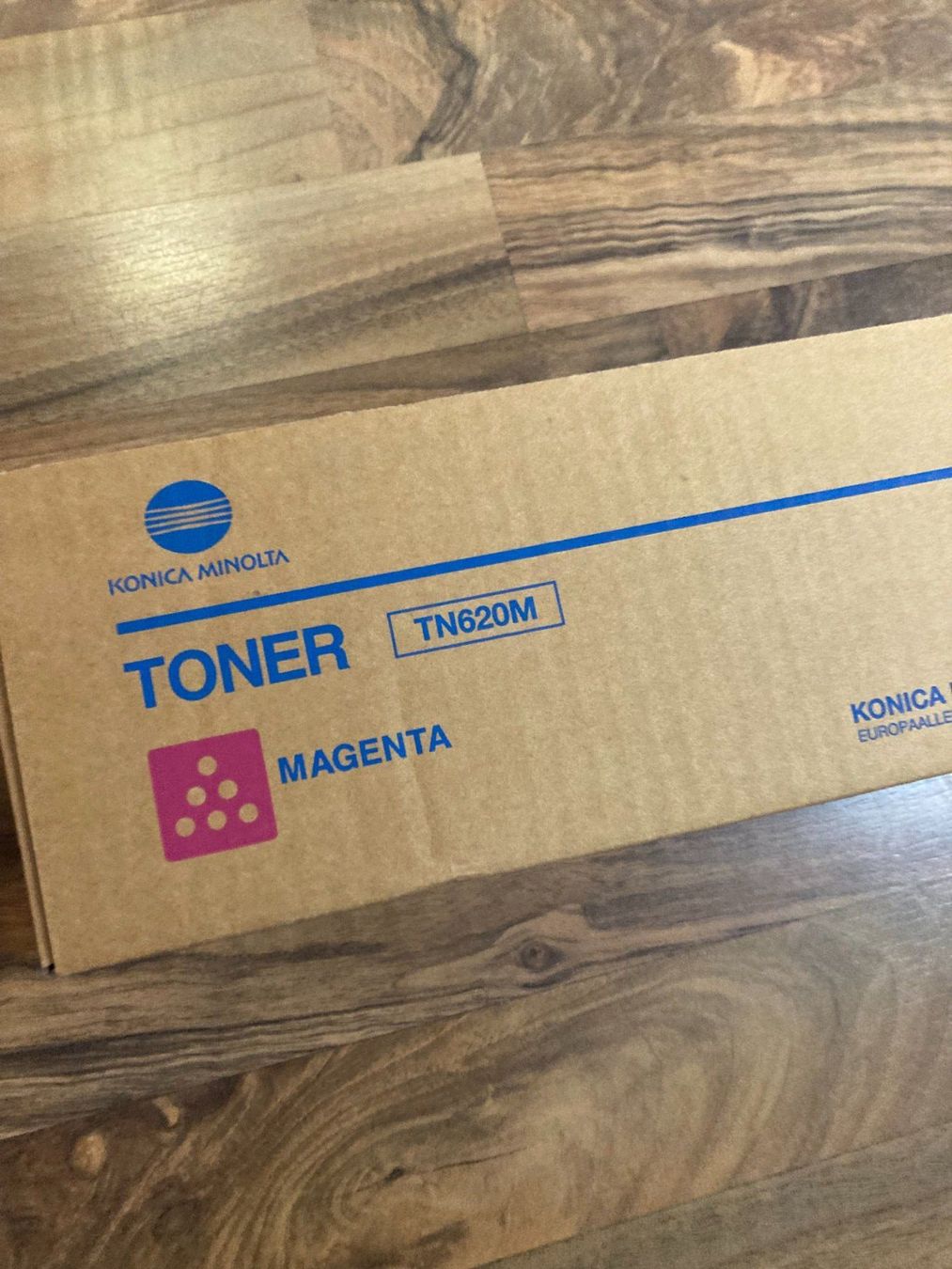 Konica Cartucce per stampanti & toner: Original Toner Konica Minolta TN620M Magenta – Nuovo e nell'imballaggio originale da Schötz venduto da Jekyll666 1