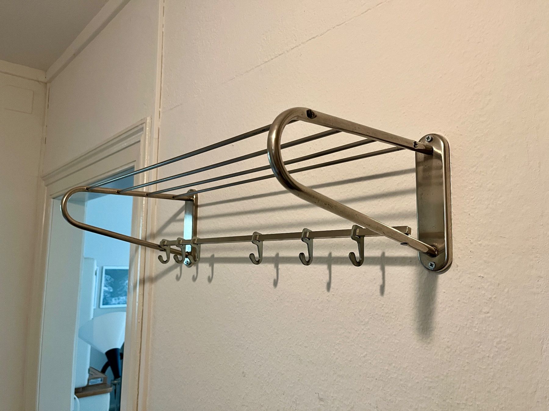 Guardaroba: Wandgarderobe aus Metall – Usato da Zürich venduto da zhaener 1