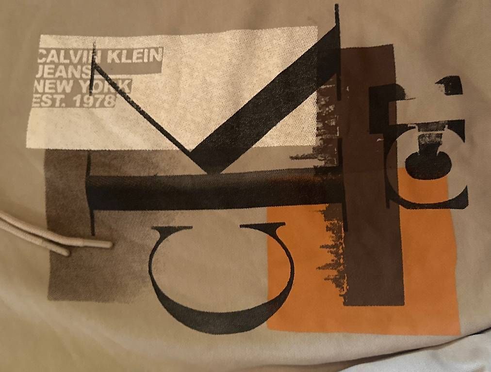 Pulls & Sweat-shirts: sweat calvin klein jeans – D'occasion à Lausanne par def_7qwq 1