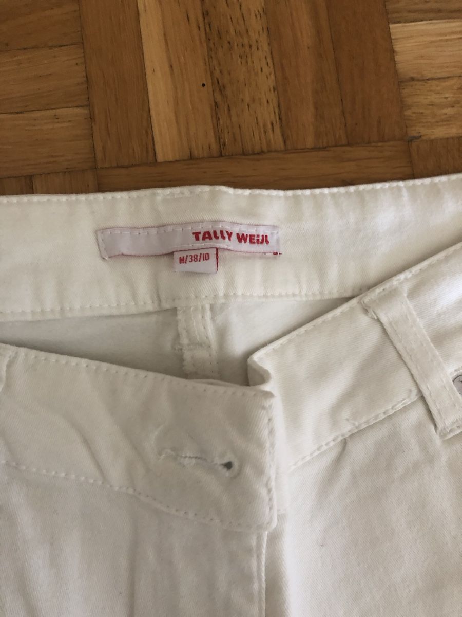 Jeans: Jeans und Bikini – Usato da Adliswil venduto da rossoelmare