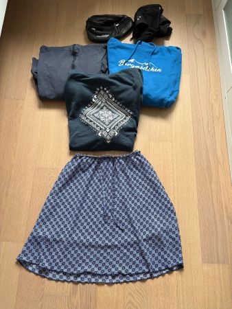 3 Oberteile und 1 Jupe Gr. M