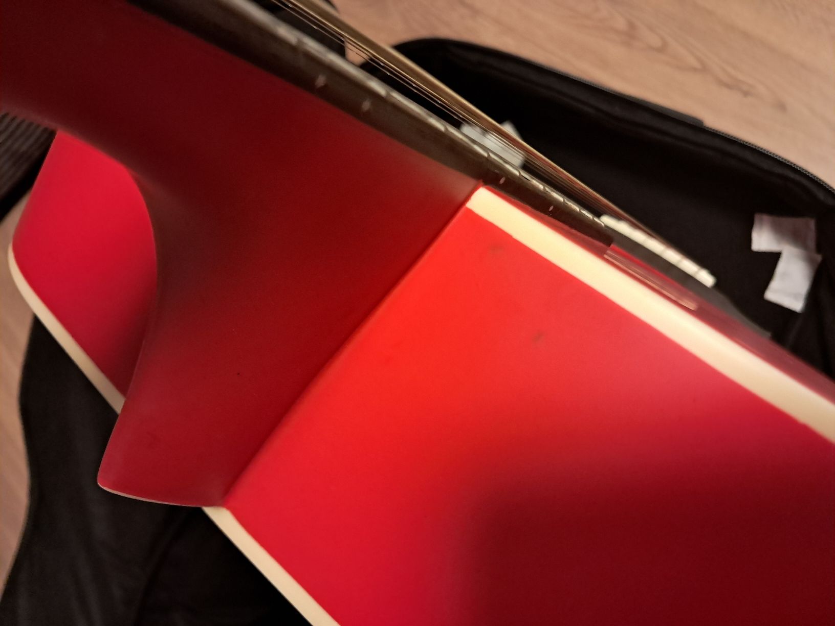 Strumenti musicali: Akustikgitarre Rot mit Tasche – Usato da Spiez venduto da ang_v6lb 5