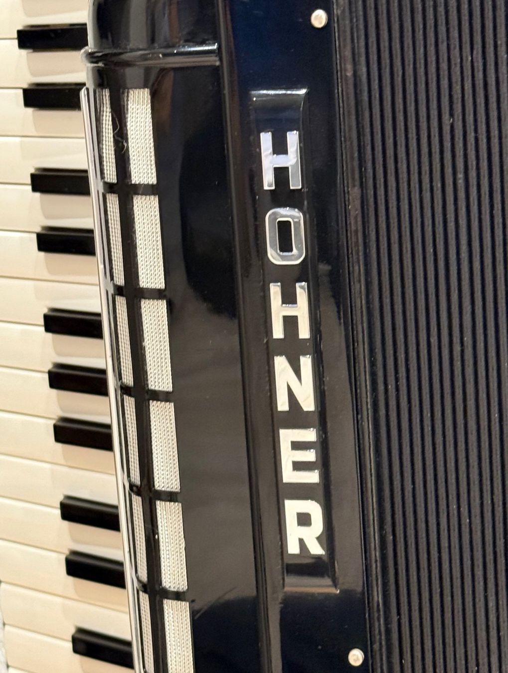 Hohner Strumenti musicali: HOHNER Akkordeon Tango IV P – Usato da Guntershausen b. Aadorf venduto da yvo_dx2z 1