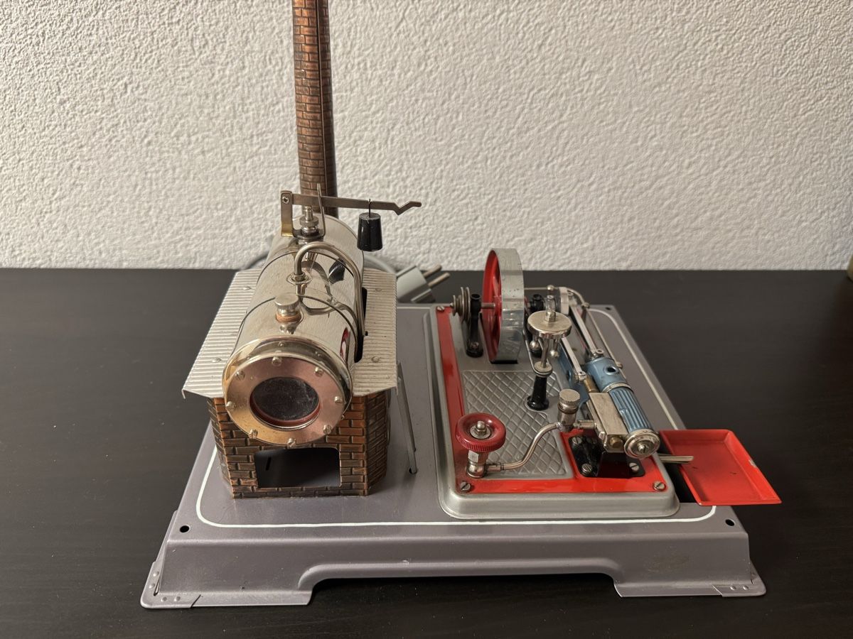 Wilesco Kits de montage: Wilesco Dampfmaschine Elektro – D'occasion à Bäretswil par nat_st75 2