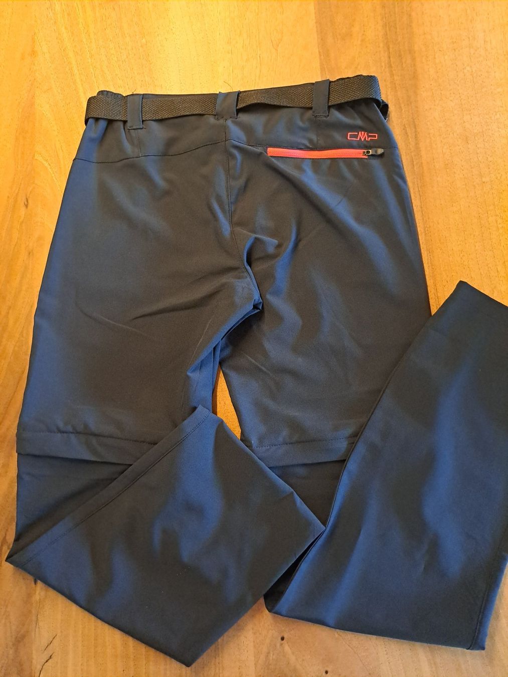 CMP Pantalons: CMP Wanderhose Zipp-Off Gr. 164 schwarz – D'occasion à Rickenbach LU par Ruwani 1