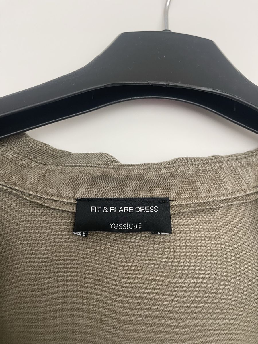 C&A Vestiti: Kleid Yessica khaki Grösse M – Usato da Mühlau venduto da Jasil66 1