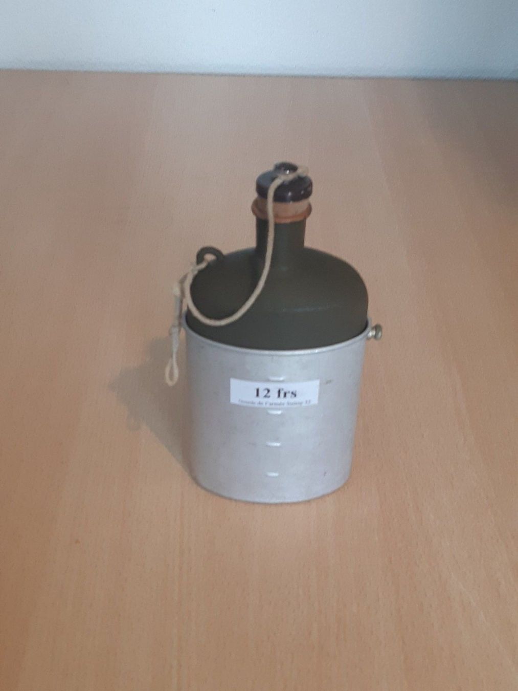 Schweizer Armee Borracce & Thermos: GOURDE DE L'ARMEE SUISS 32 – Usato da Domdidier venduto da baumeyer-seb