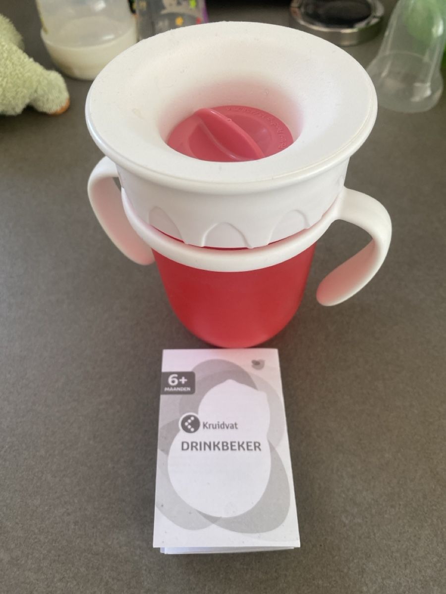 Pasti del neonato: Trinkbecher 210 ml, ab 6 Monaten / Mädchen – Nuovo (secondo la descrizione) da Goldau venduto da AdrianSZ