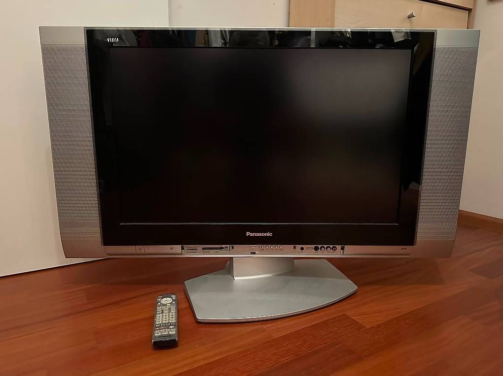 Televisori: Panasonic Flachbildschirm – Usato da Basel venduto da kitchen1