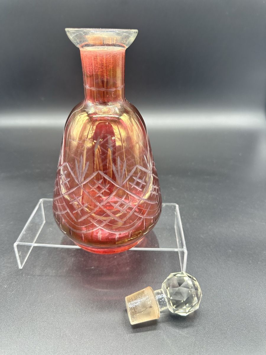 Caraffe: Vintage Cranberry Crystal Decanter – Usato da Villmergen venduto da JacRon 1