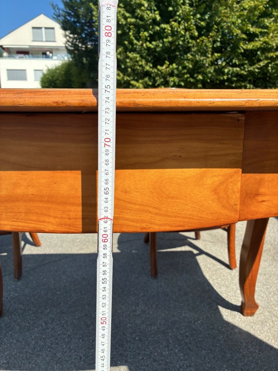Set de table et chaises: Kirschbaumtisch mit 4 Stühlen – D'occasion à St. Gallen par gisa 4