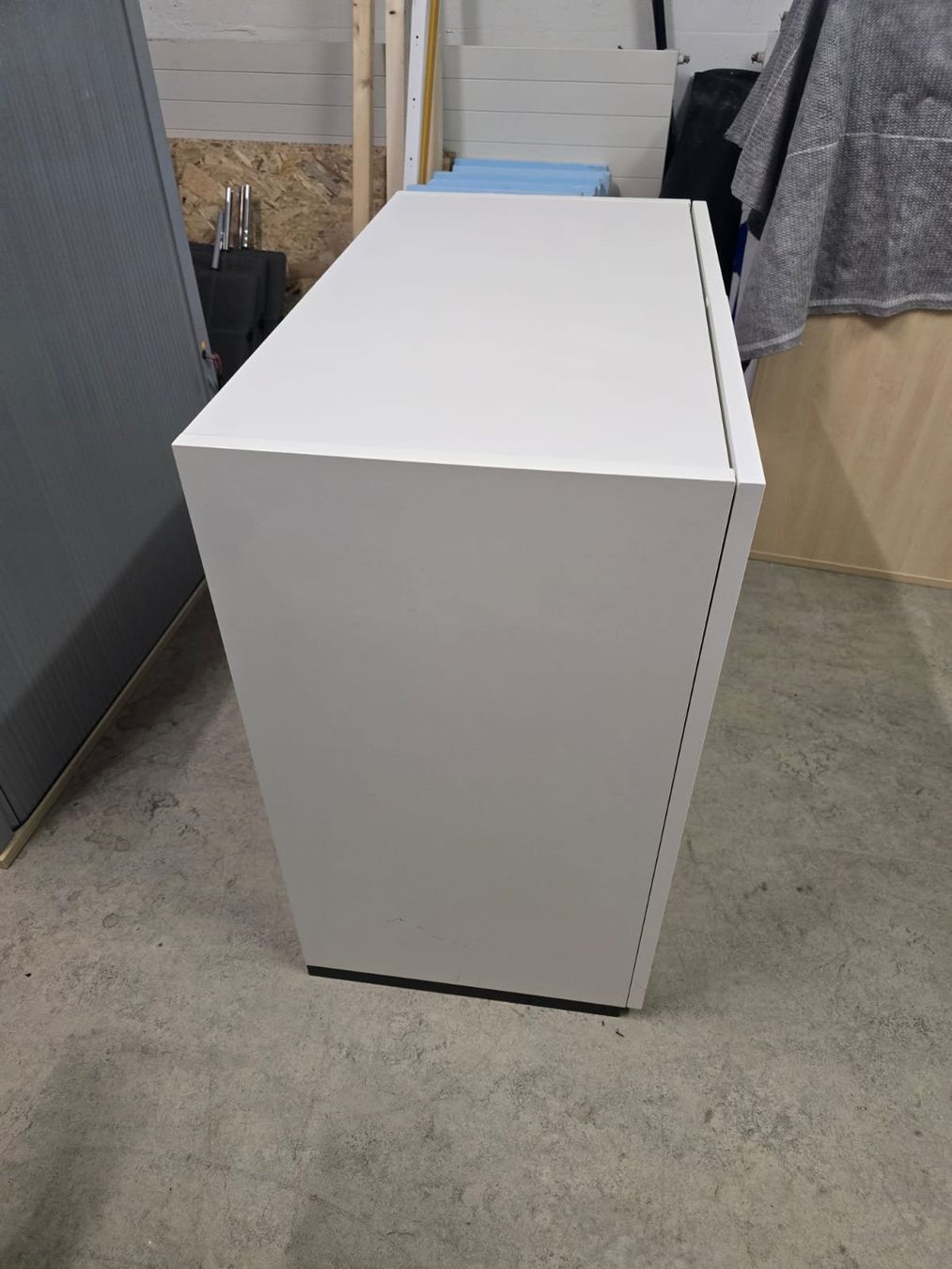 Cassettiere: Modernes Designer-Sideboard in Weiß & Grau – Usato da Trimbach venduto da pink_goofy_73 2