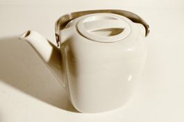 Rosenthal studio-line Teekanne Suomi mit Metallbügel
