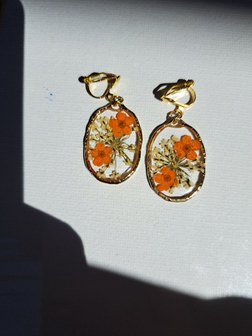 Orecchini pendenti & Orecchini a lobo: Blumen Ohrclips Trockenblume Clips NEU – Nuovo (secondo la descrizione) da Weggis venduto da Leeclipse