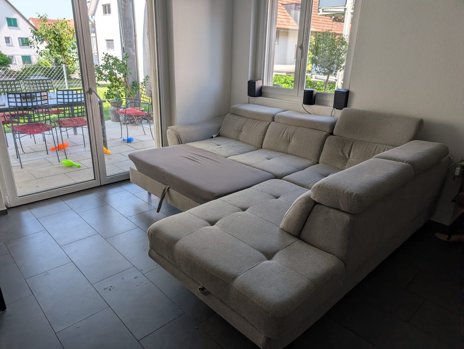 Conforama Sofas: Ecksofa mit Schlaffunktion und Stauraum – Gebraucht aus Höri von Riccik94