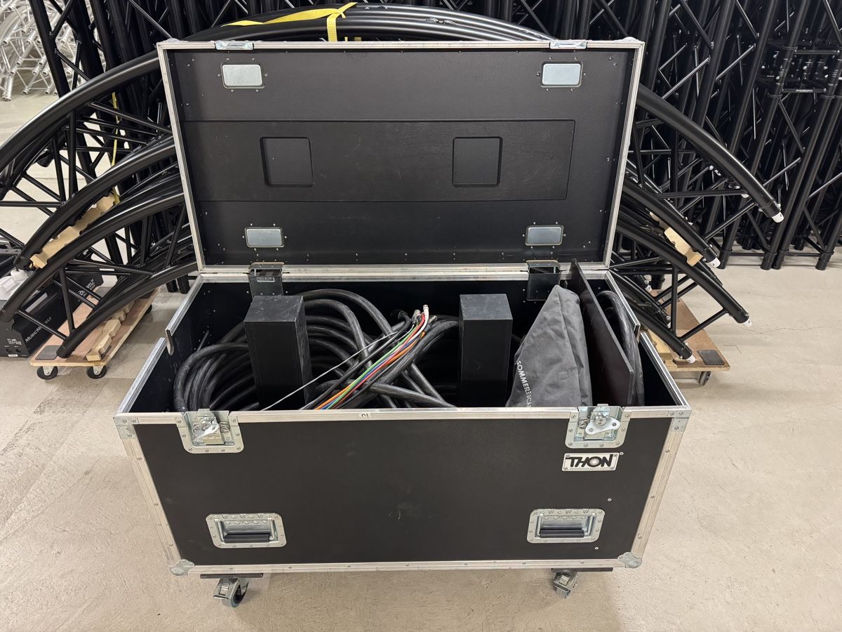 Cavi: Multicore Sommer Cable inkl. Flightcase / 70 Meter – Usato da Oberuzwil venduto da MusicMinimax
