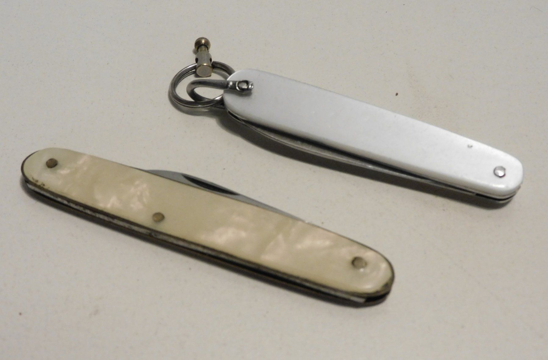Couteaux de poche: Sackmesser - 2 kleine alte Sackmesser – D'occasion à Sursee par 76 1