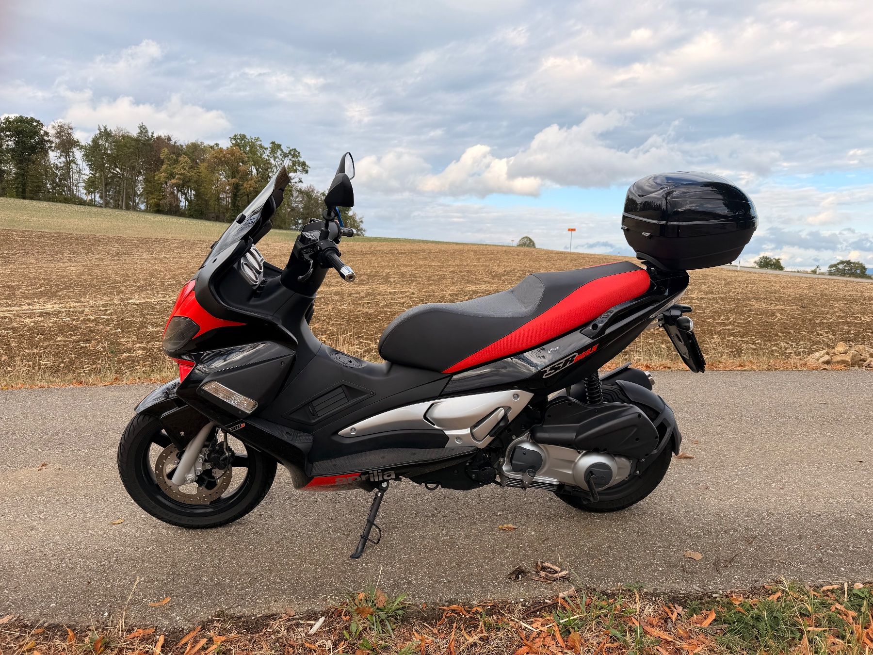 Aprilia Scooters: Aprillia SR Max 300 Top Preis – D'occasion à lampenberg par Shortino 4