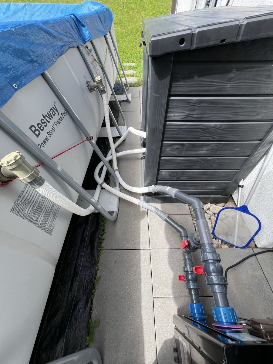 Radiatori: Pool Wärmepumpe 12kW Profi + Pool GRATIS – Usato da Pratteln venduto da Ugarlesheim 4