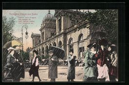 AK Baden, Kurgäste im Regen, 1912