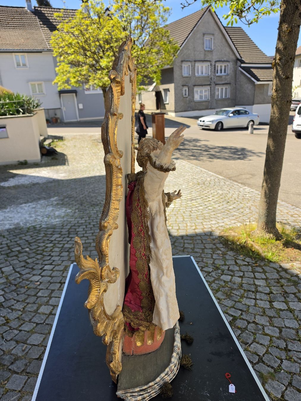 Statuette: Alte Jesuskind Figur mit Rahmen, Holz, Handgeschnitzt – Usato da Mettlen venduto da elios0888 7