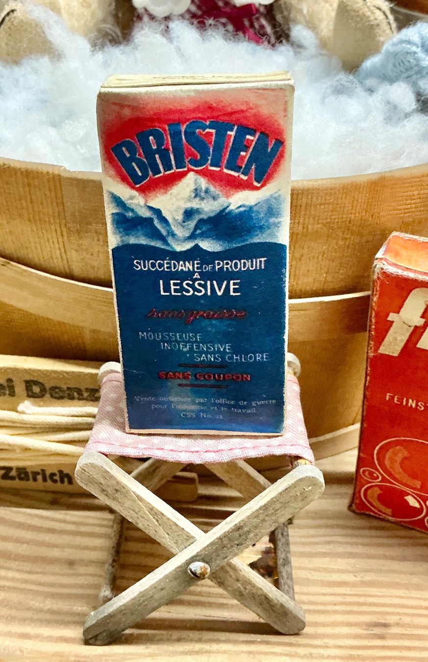Giocattoli: AUS DER ALTEN PUPPENWÄSCHEREI – Usato da Zell LU venduto da Silvermemory 1