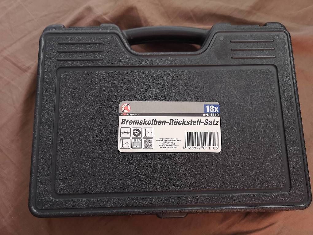 Tutti gli attrezzi: Outils pour étriers de freins à disque 18 pcs – Usato da Genf venduto da AdiOs2 2