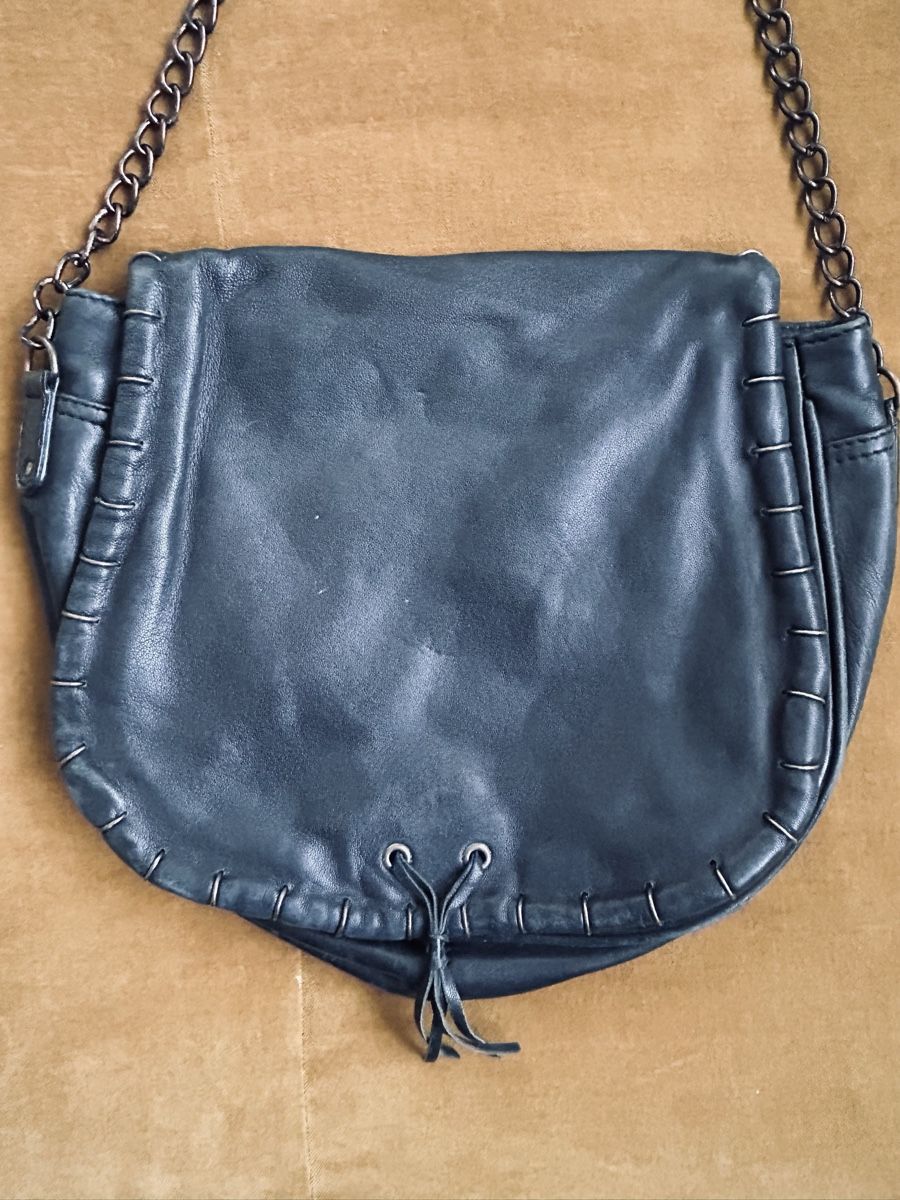 IKKS Taschen für Damen: Sac cuir noir Ikks Icode – Gebraucht aus Vevey von jade1800 1